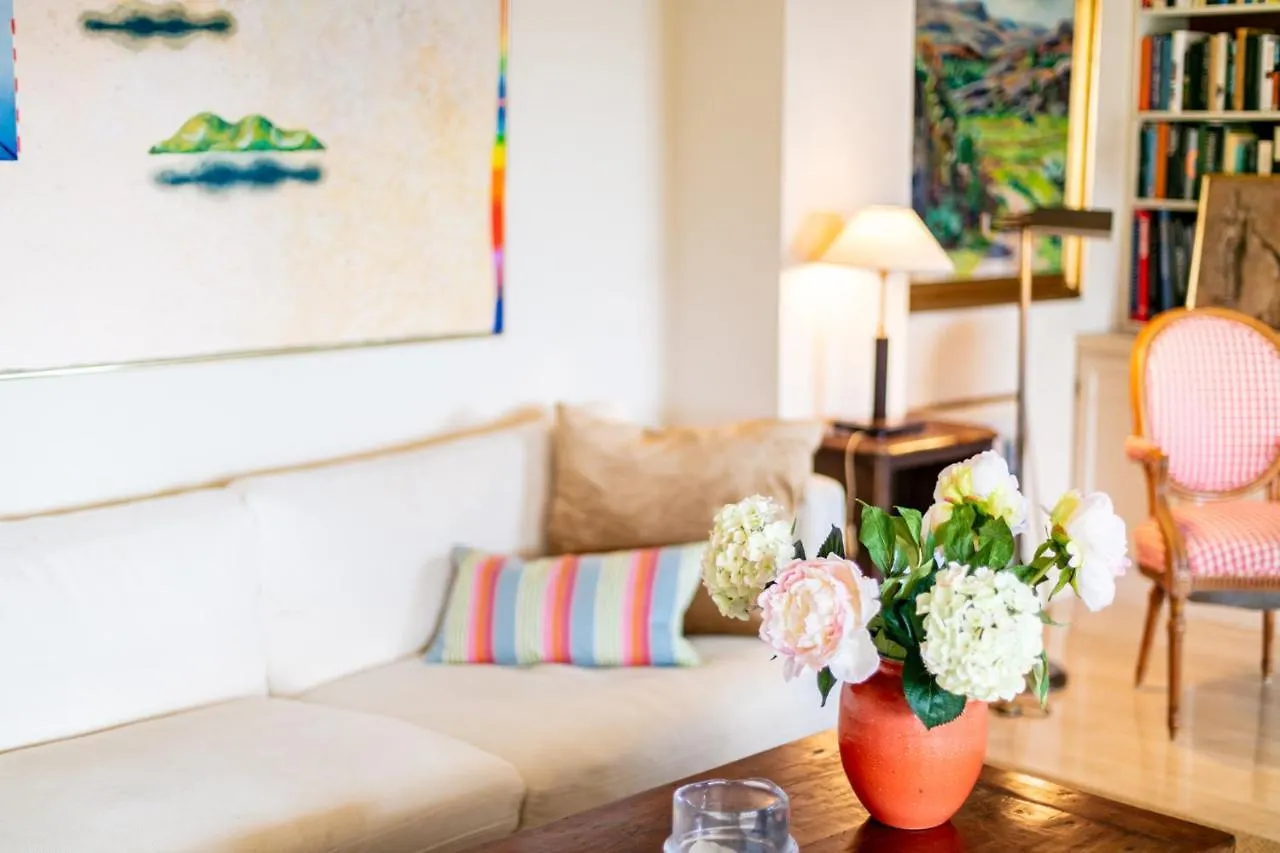 Le Chateau De La Pinede Juan-les-Pins Appartement