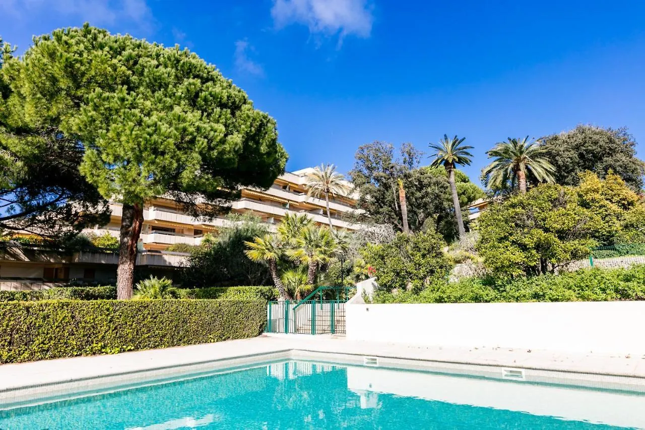 Le Chateau De La Pinede Ap4198 By Riviera Holiday Homes Juan-les-Pins 0*,  Francia
