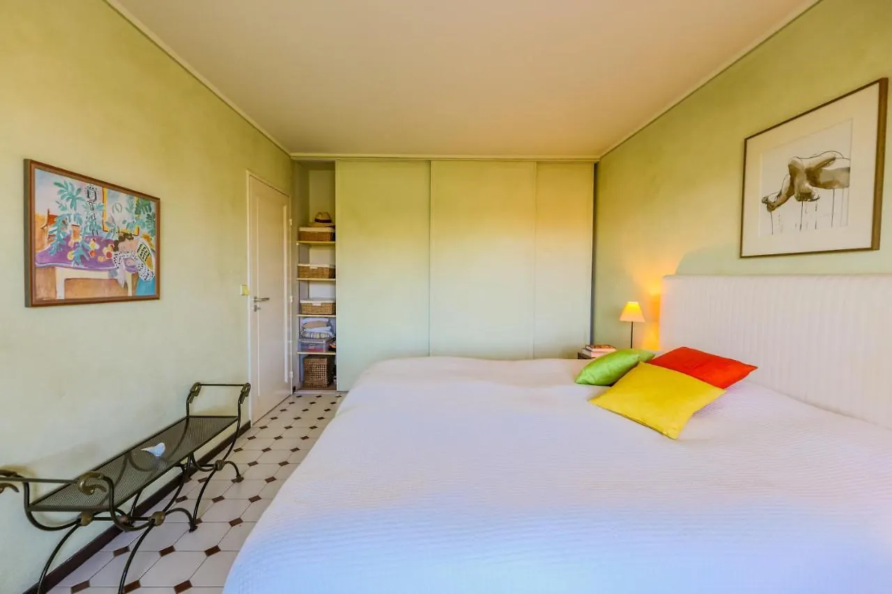 Le Chateau De La Pinede Ap4198 By Riviera Holiday Homes Juan-les-Pins