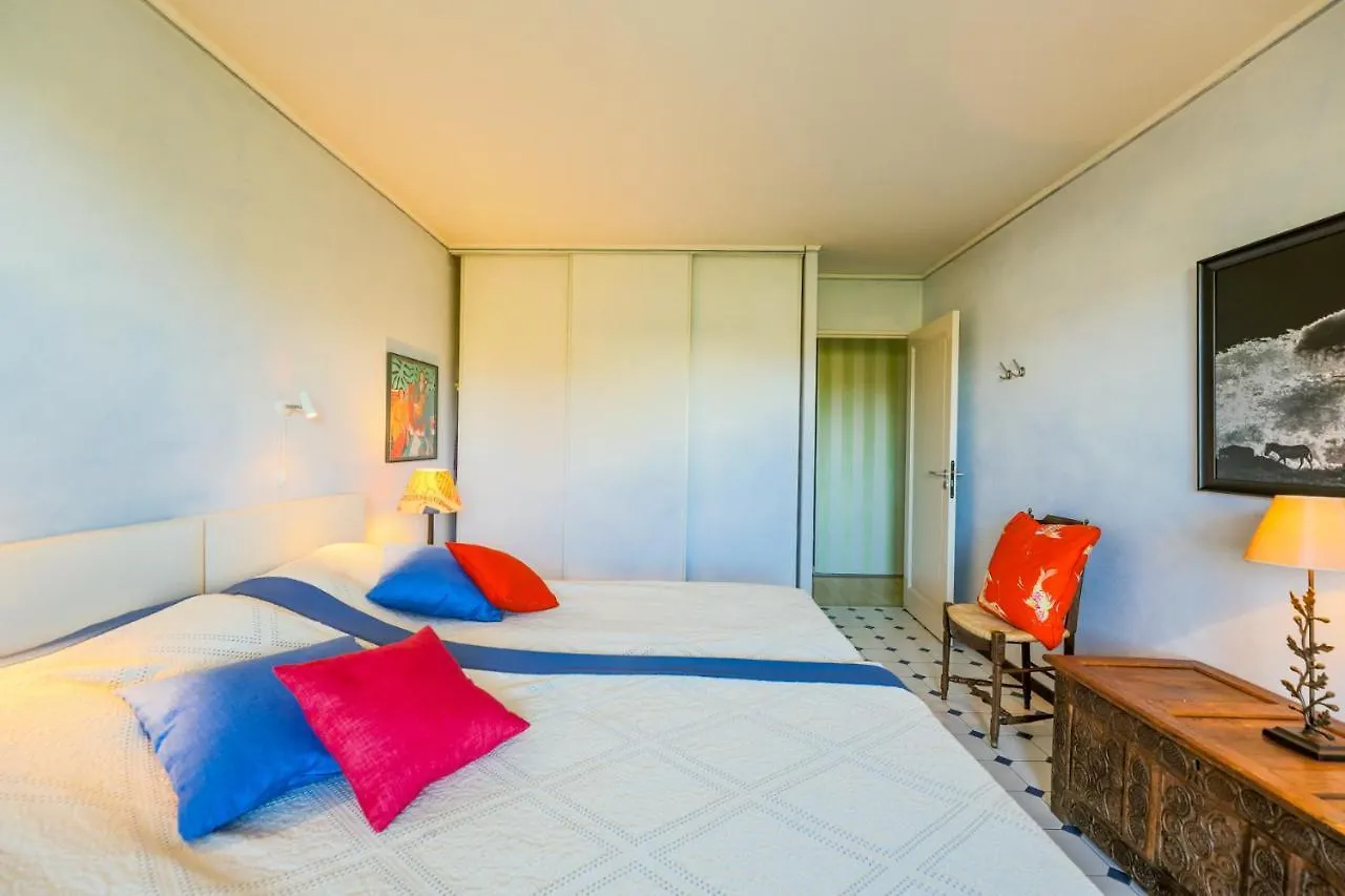 Le Chateau De La Pinede Ap4198 By Riviera Holiday Homes Juan-les-Pins