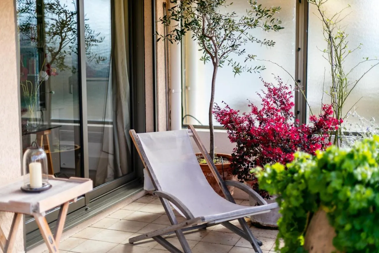 Le Chateau De La Pinede Juan-les-Pins 0*,