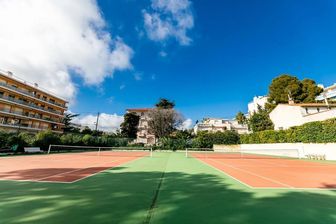 Le Chateau De La Pinede Juan-les-Pins Appartement