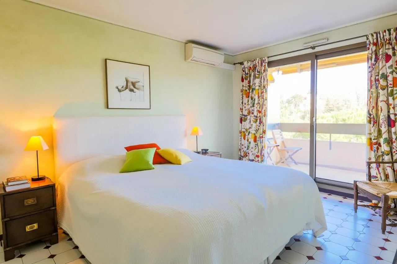 Le Chateau De La Pinede Ap4198 By Riviera Holiday Homes Juan-les-Pins 0*,  Francia