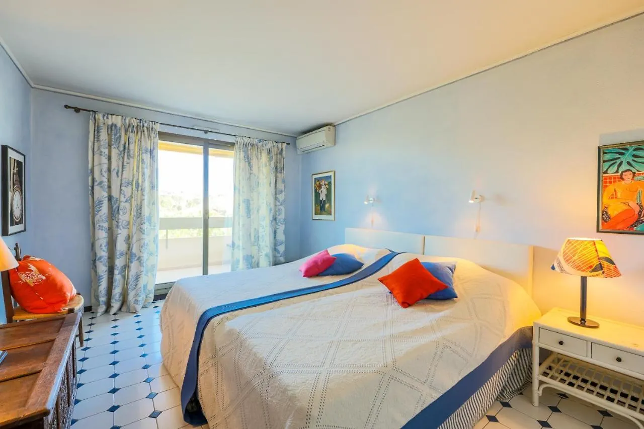 Le Chateau De La Pinede Juan-les-Pins Appartement